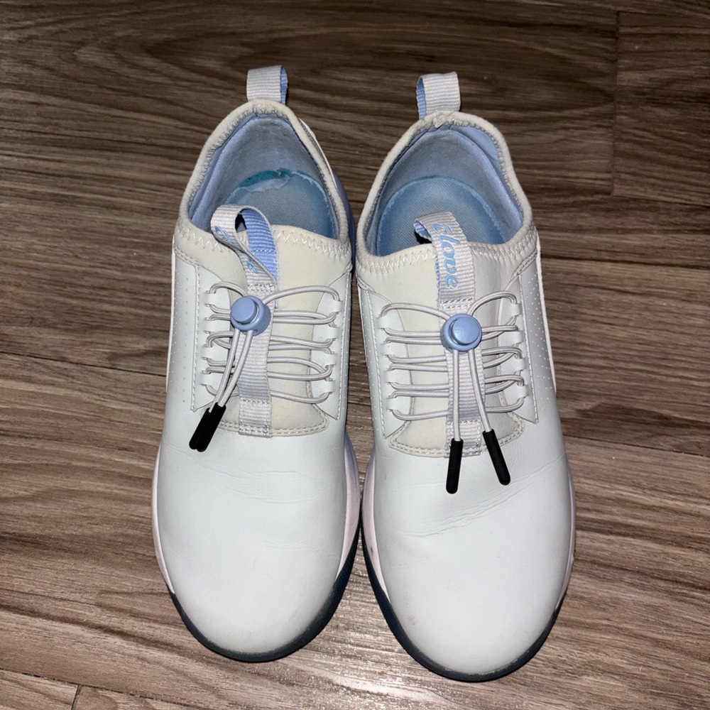 Women’s Clove Classic Core Shoes